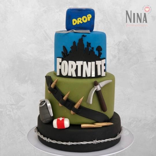 Bolo cenográfico Fortnite — aluguel Nina Z Biscuit