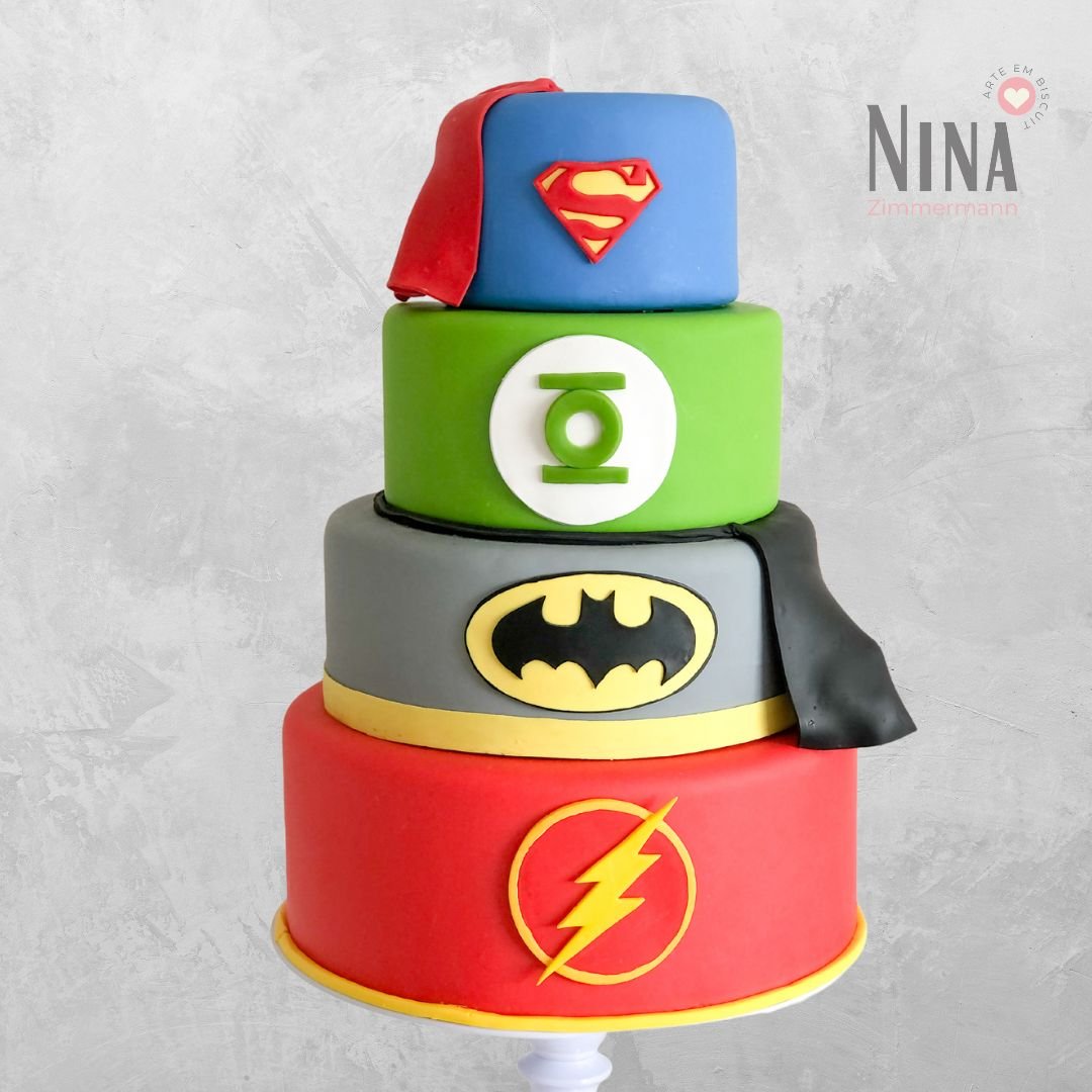 Bolo cenográfico Liga da Justiça — aluguel Nina Z Biscuit