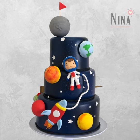 Bolo cenográfico Astronauta 2 — aluguel Nina Z Biscuit