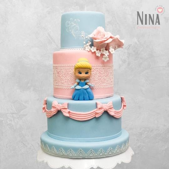 Bolo cenográfico Cinderela — aluguel Nina Z Biscuit