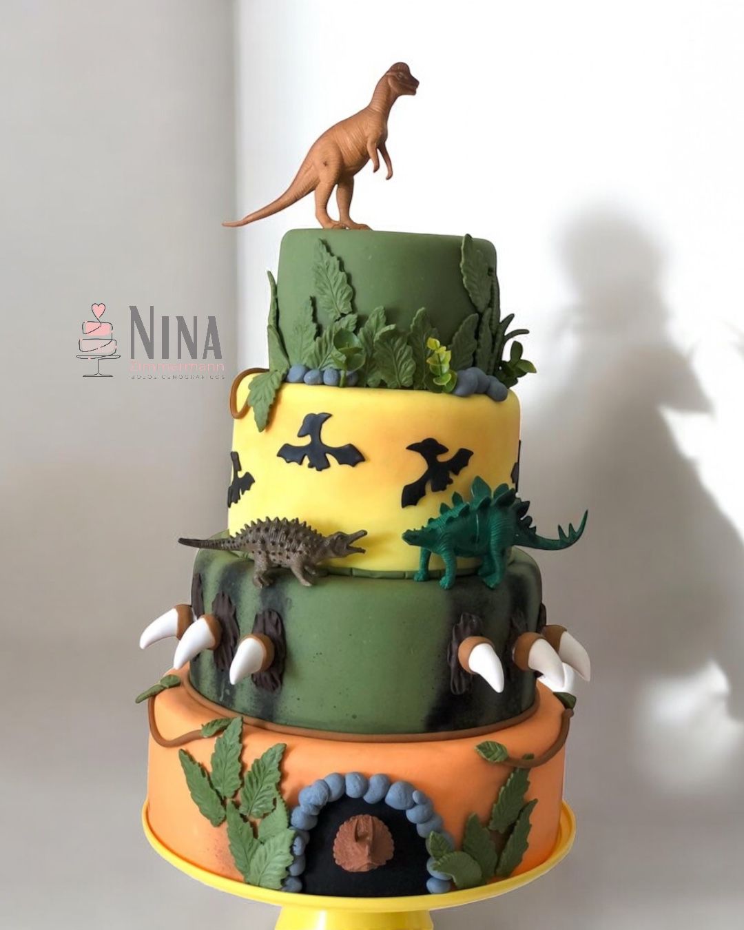 Bolo cenográfico Dinossauros 1 — aluguel Nina Z Biscuit