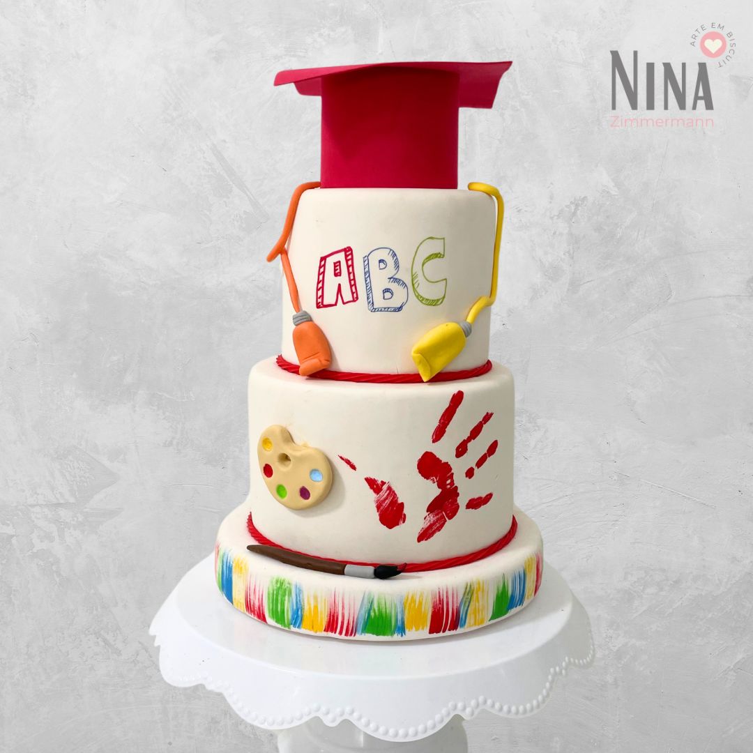 Bolo cenográfico Formatura infantil 1 — aluguel Nina Z Biscuit
