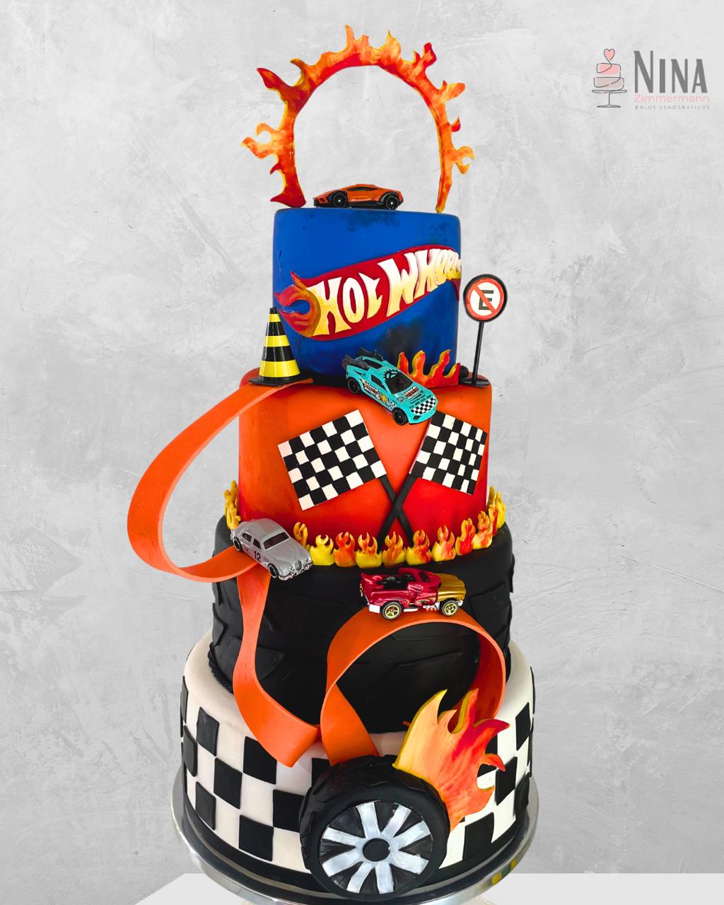 Bolo cenográfico Hot Wheels 3 — aluguel Nina Z Biscuit