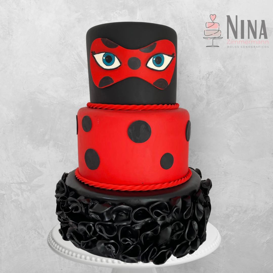 Bolo cenográfico Lady Bug — aluguel Nina Z Biscuit