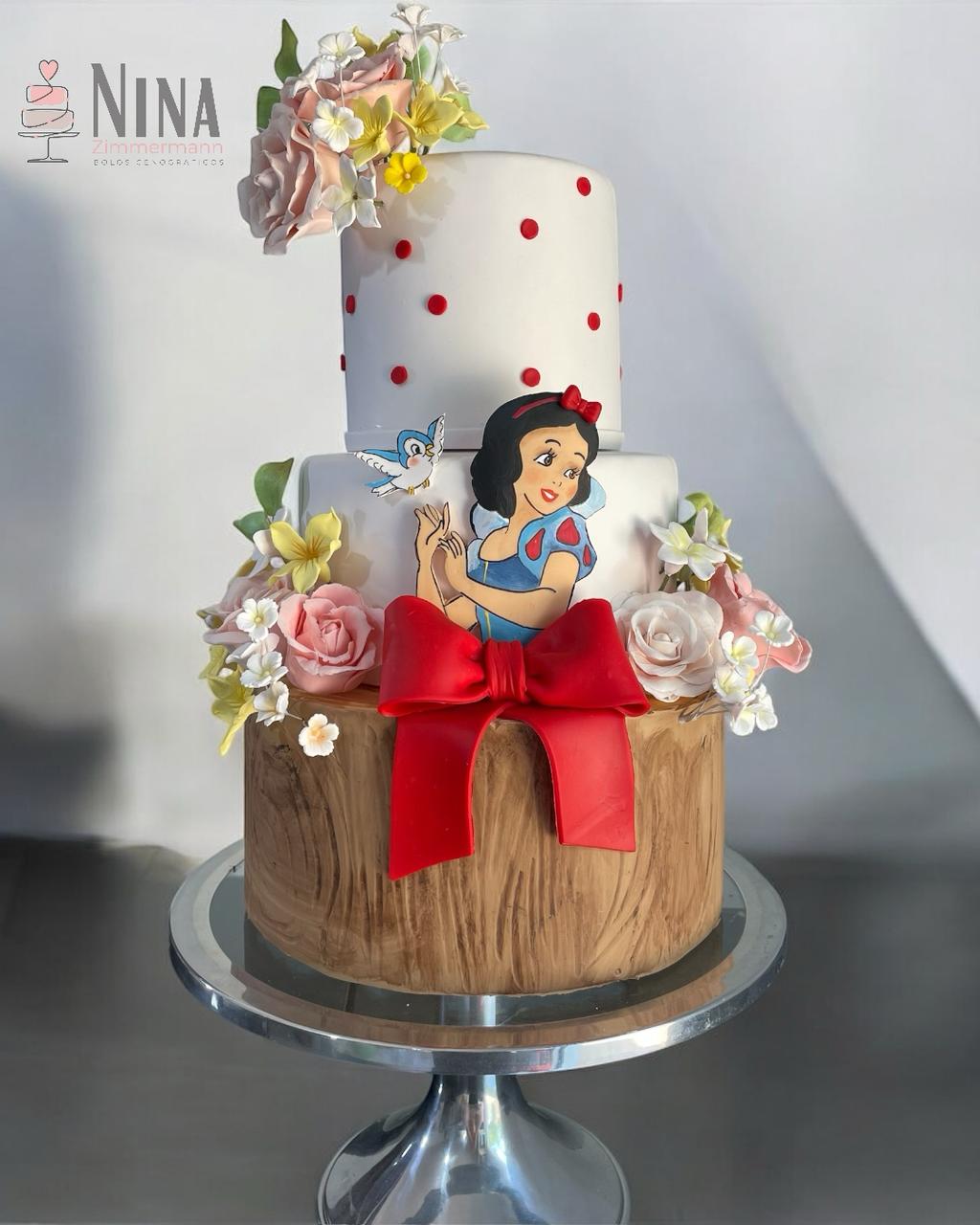 Bolo cenográfico Branca de Neve — aluguel Nina Z Biscuit