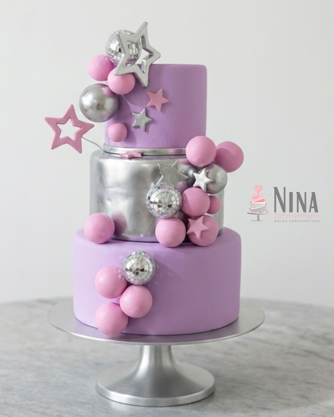 Bolo cenográfico Star — aluguel Nina Z Biscuit