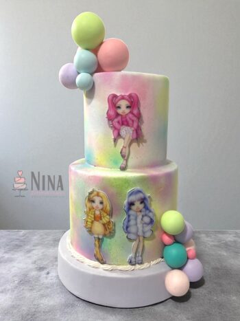 Bolo cenográfico Rainbow High