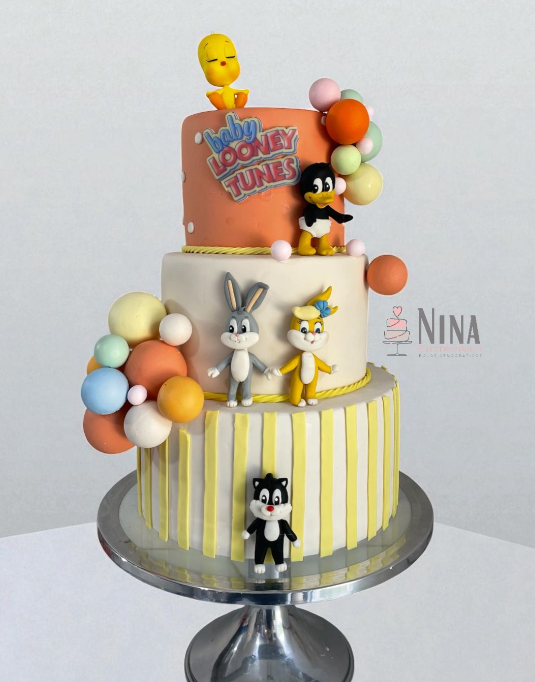 Bolo cenográfico Looney Tunes — aluguel Nina Z Biscuit