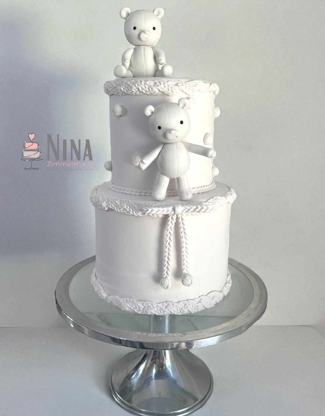 Bolo cenográfico Chá de Bebê Branco com ursos — aluguel Nina Z Biscuit
