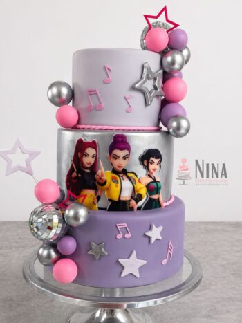 Bolo cenográfico Guerreiras do Kpop - Huntrix