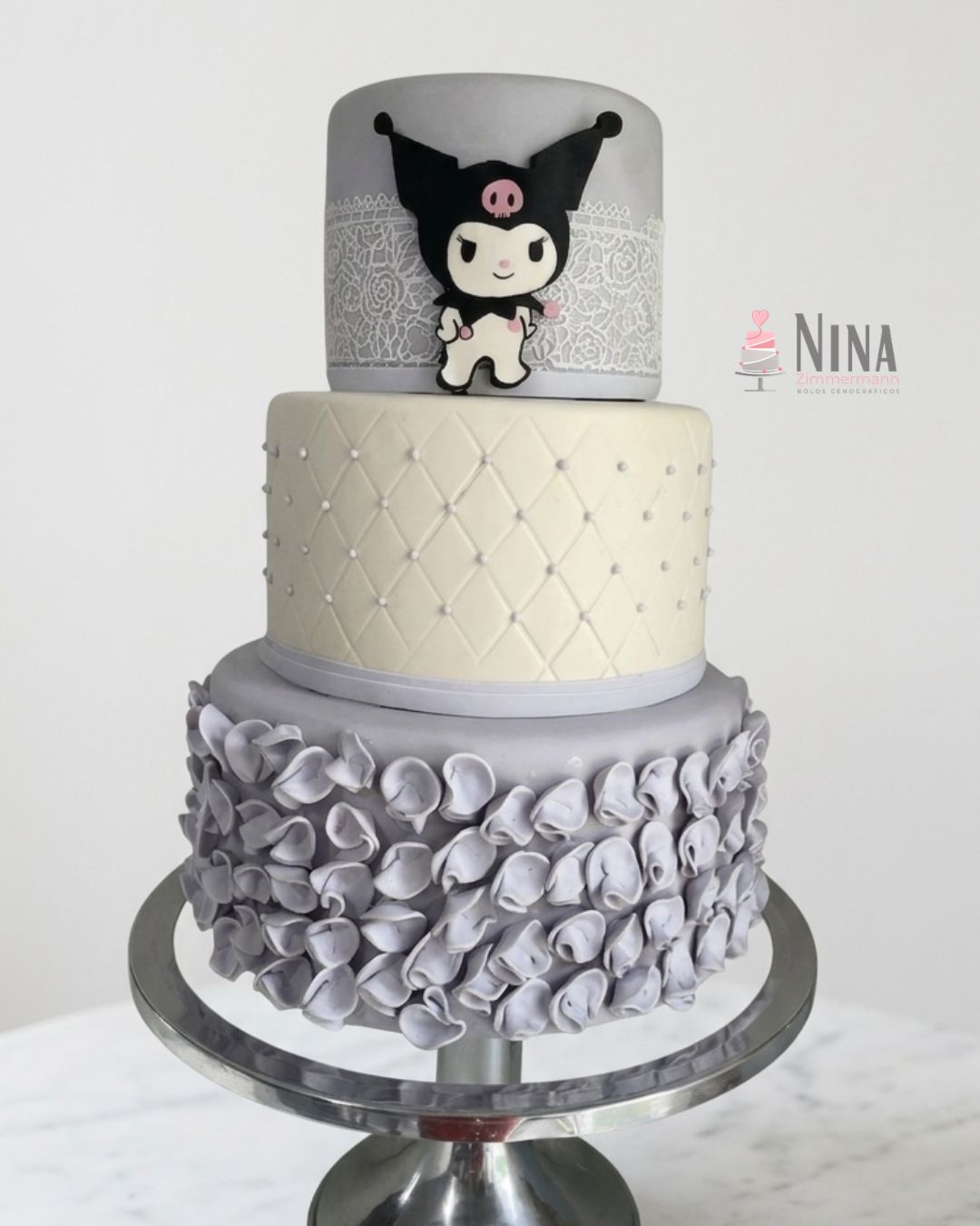 Bolo cenográfico Kuromi — aluguel Nina Z Biscuit