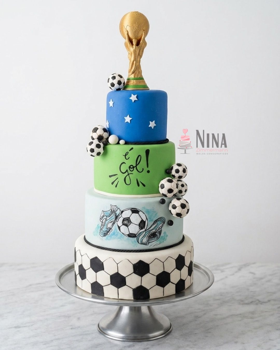 Bolo cenográfico Copa do Mundo - Futebol — aluguel Nina Z Biscuit