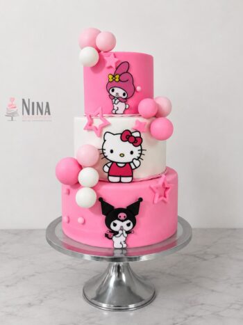 Bolo cenográfico Hello Kitty Friends