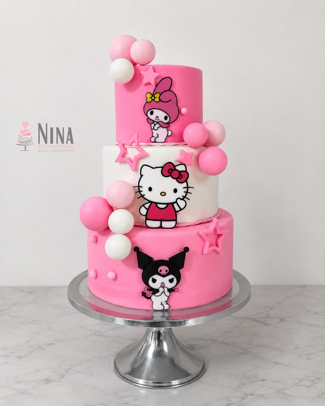 Bolo cenográfico Hello Kitty Friends — aluguel Nina Z Biscuit